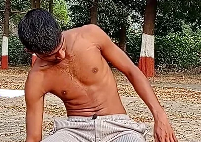 Batha Batha Kesa Hilaya Jata Hai