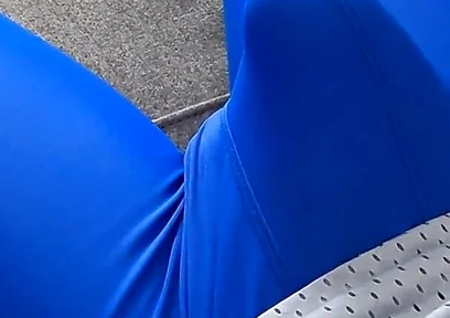 I Get an Erection and Ejaculate When I Feel the Bulge in My Leggings.