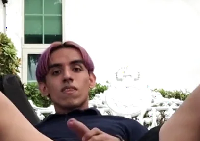 I found a blind spot in the parket sooo I decided to jerk off and feel the adrenaline that comes with doing hot stuff in public