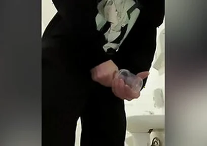 Twink Dryly Jerks Off In The Clinic
