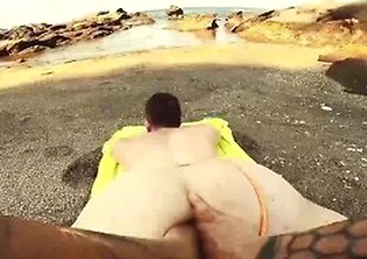 Yoshi Kawasaki Stretches Hole