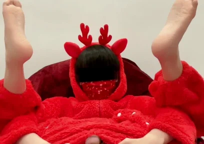 Merry Christmas, Butt Squirting Water
