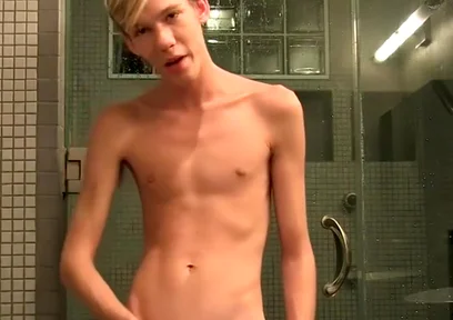 Cute Teen 18+ Private Session Showing Off