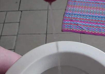 Nylonjunge Pisses on the Morning of New Year