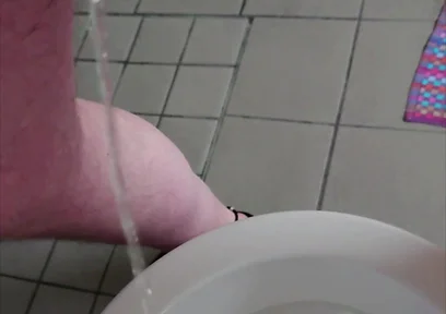Nylonjunge Pisses on the Morning of New Year