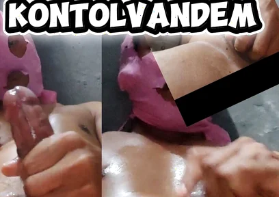 Big Dick Squirts Sperm