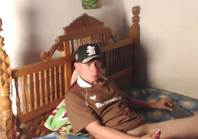 Pretty Latino Masturbates by a User in Privates Eye Comes