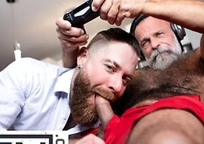 Men - Stepdaddy Cakes Sucks His Boyfriend Stepdaddy Johns Dick While He Is Gaming, Then Takes A Ride