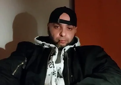 Dirtyjunkbro Is Bored He's Looking for Buddies