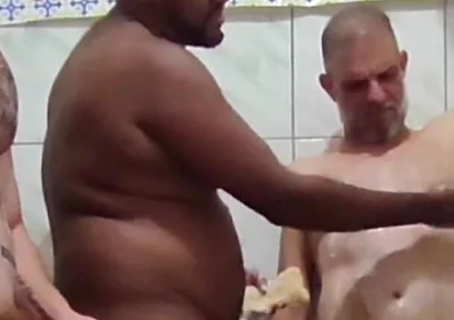 Bath Time with P Aii and Filhoo