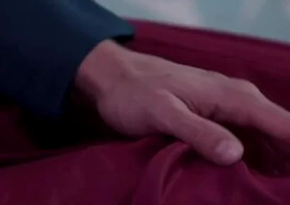 Sneak Peek S03x01 International College