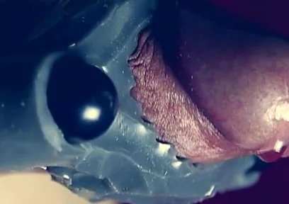 This Vibrator Is Too Weak for Me to Cum.