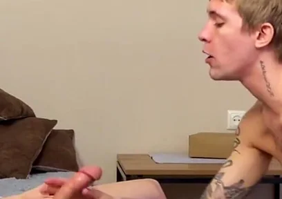 I Seduced a Delivery Man with a Big Dick Into Giving Me a Blowjob and Then He Came Inside Me.