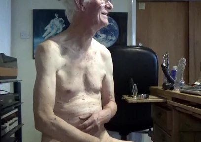 Private Show - Strip,suck Dildoes and Cum Shot