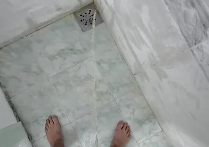 Slow Motion Pee