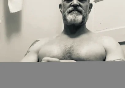 Hot B&w Bathroom Bate.