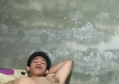 Filipino Twink Gets off for Daddy's Pleasure