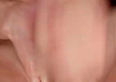 Santiago, a Hot, Muscular Guy, Has a Great Orgasm Thanks to His Huge White Cock