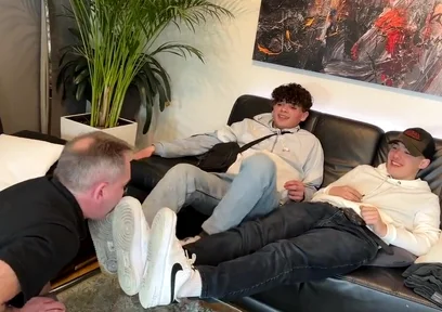 Teen sneaker masters boys