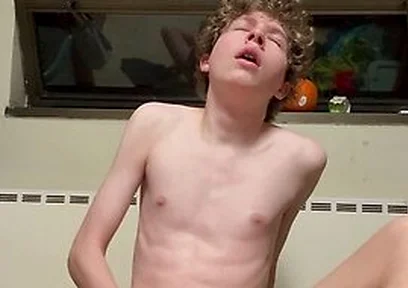 Teen 18+ Boy Masturbates(cum Shots)