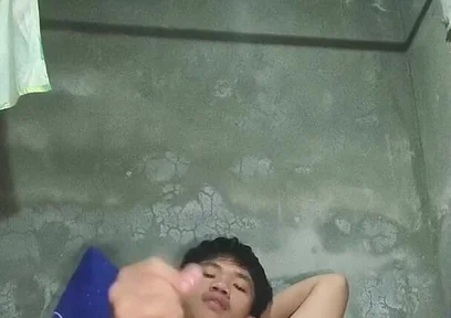 Pinoy Twink Hot Wankings: Get Ready for Huge Cumshots!