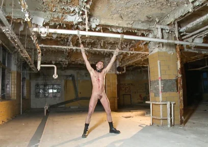 Fleischfabrik Berlin: Logan Mccree & Sam Barclay