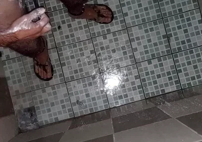 Boy Shaves His Balls and Masturbates