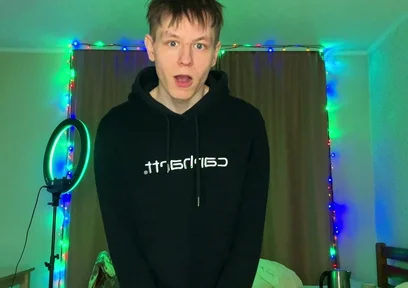 Look at How Much Cum This Hungry Twink Can Spray