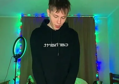 Look at How Much Cum This Hungry Twink Can Spray