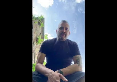 25 Mins of Multiple Piss Videos From Uncut Daddy