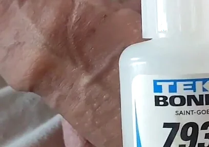 Without Cuts Spreading the Liquid Glue Completely on the Glans.