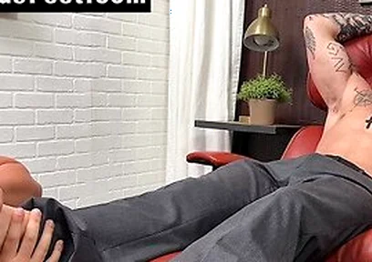 Tyler Frenchs Authority Fills The Room As Dan Edwards Kneels For Worship