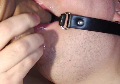 Sloppy Deepthroat 7 Inch Gyrating Dildo Whit Mouth Gag