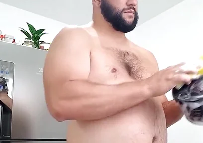 I Almost Every Day... Cleanning the House Naked