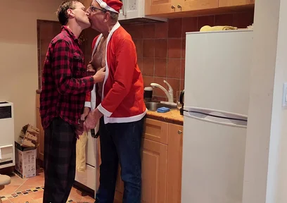 I Saw Russie Sucking Santa Claus