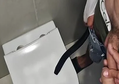 I Fucked A Straight Security Guard In The Urinal When He Stopped Me For A Check