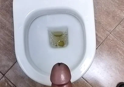 Pissing & Masturbation