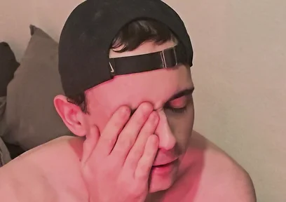 Twink Shoots a Huge Load on His Face!