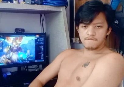 Hot Pinoy Boy Taste Himself