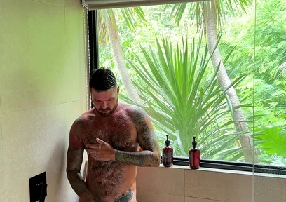 I’d Love to Jerk off in the Shower