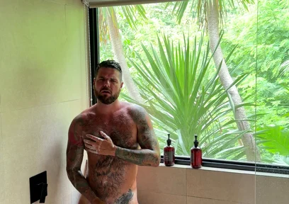 I’d Love to Jerk off in the Shower