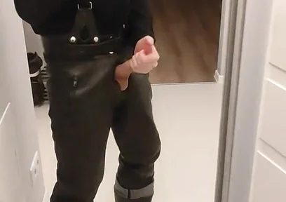 Gay Army Men Fuck. I'm in Rubber Boots and Leather Pants