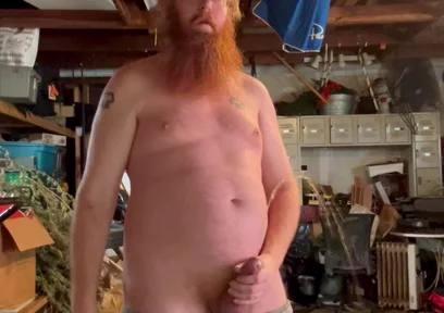 Redneck Needs to Piss!