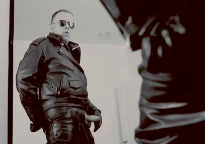 Leatherman 7 Cum Shots Xl & Piss (rear Window)