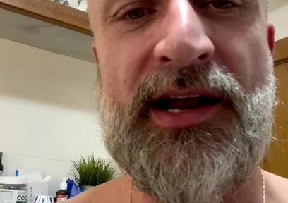 Giant N His Captive Tiny