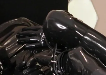 Rubber Target [target 1 - Anal Play]