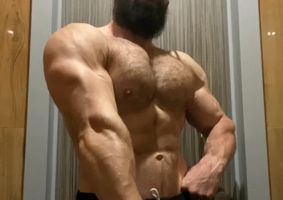 Sit and Watch at My Pumped Body