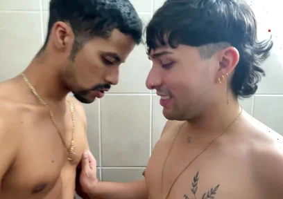 Ryam Y Diego Follando En El Bano A Escondidas De Su Novio Cornudo Luke Trio De Sexo Y Porno Gay Colombiano Medellin Con Mucha Leche En El Culo Y Verga