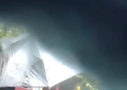 Amateur Guy Caught Peeing in a Public Park