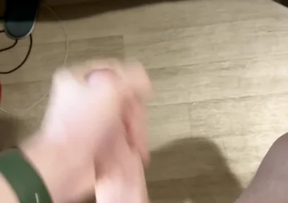 Solo Cumming. Big Load and Huge Mess